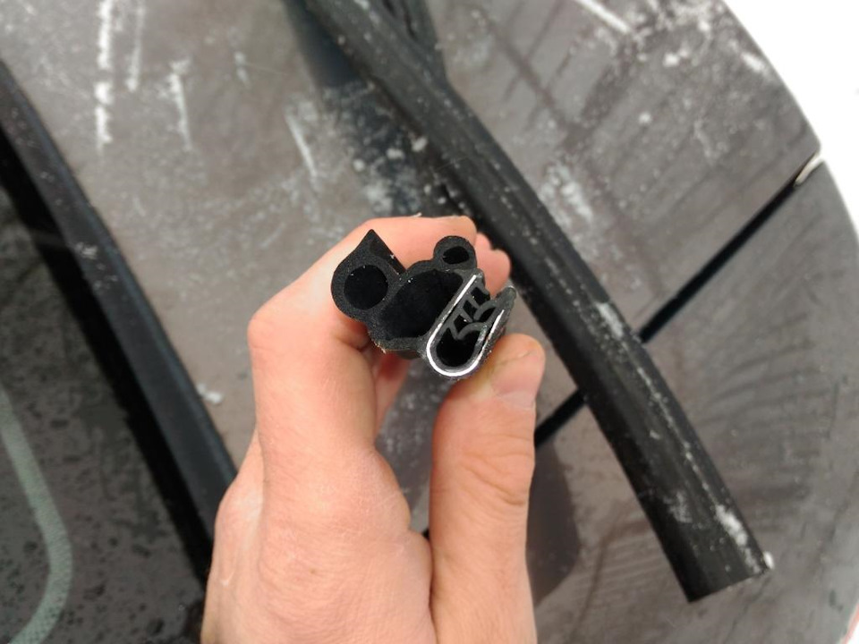 Уплотнитель от Самары (300 р . шт.) — Lada Vesta (1G)