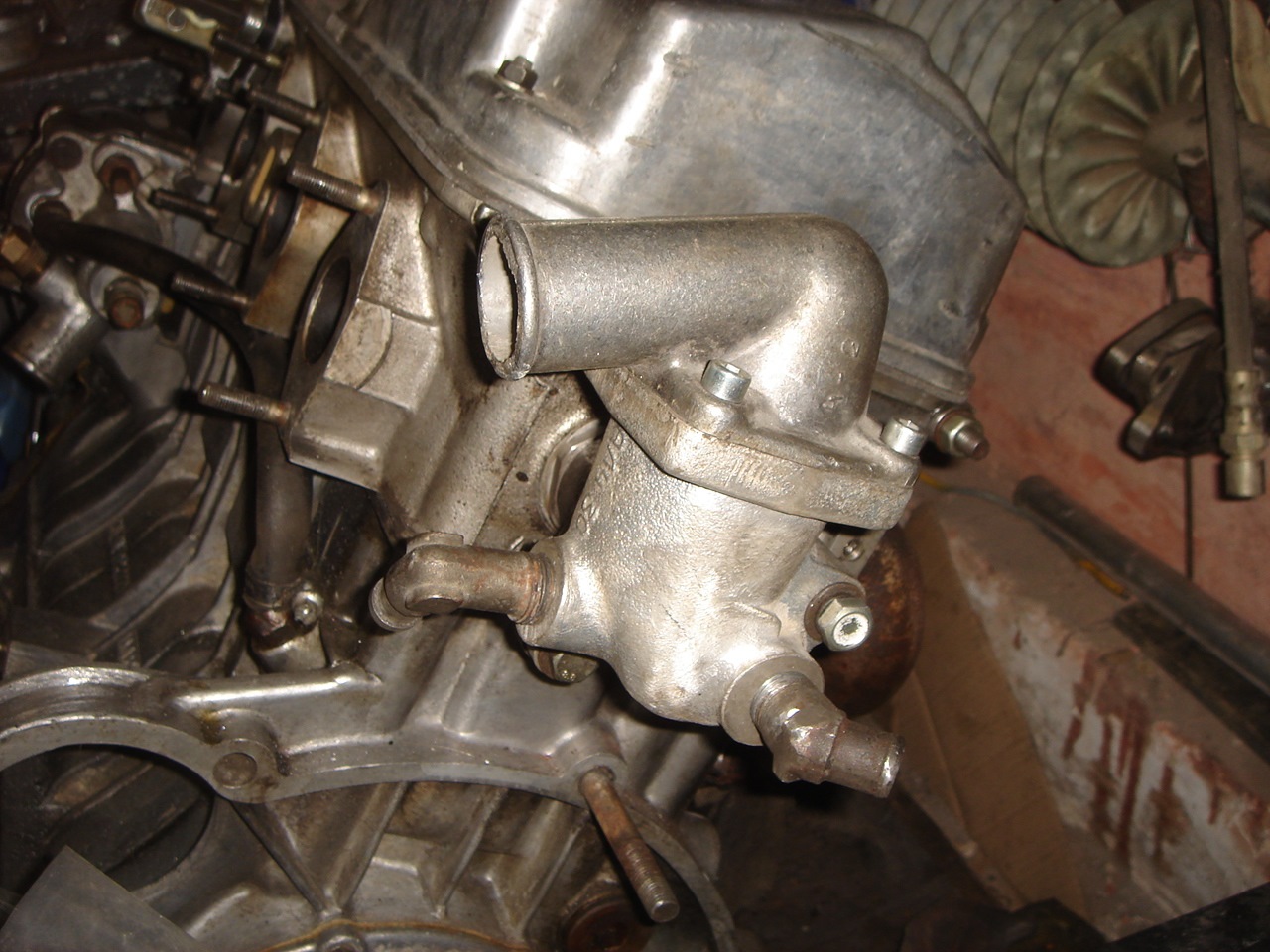 верхний термостат. верхний термостат. термостат на хонду одиссей ra3. термостат москвич 412. система охлаждения москвич 412 с верхним термостатом.