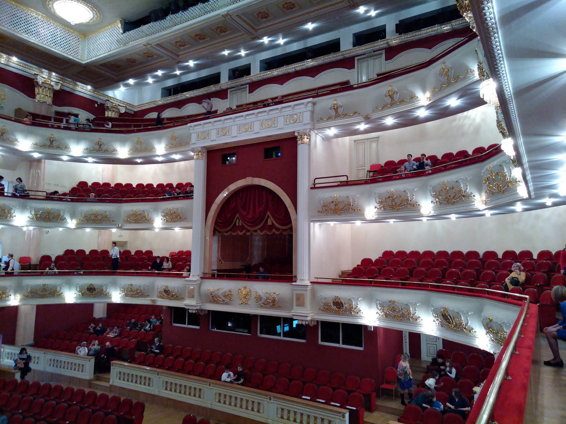 Самарский театр оперы и балета зал