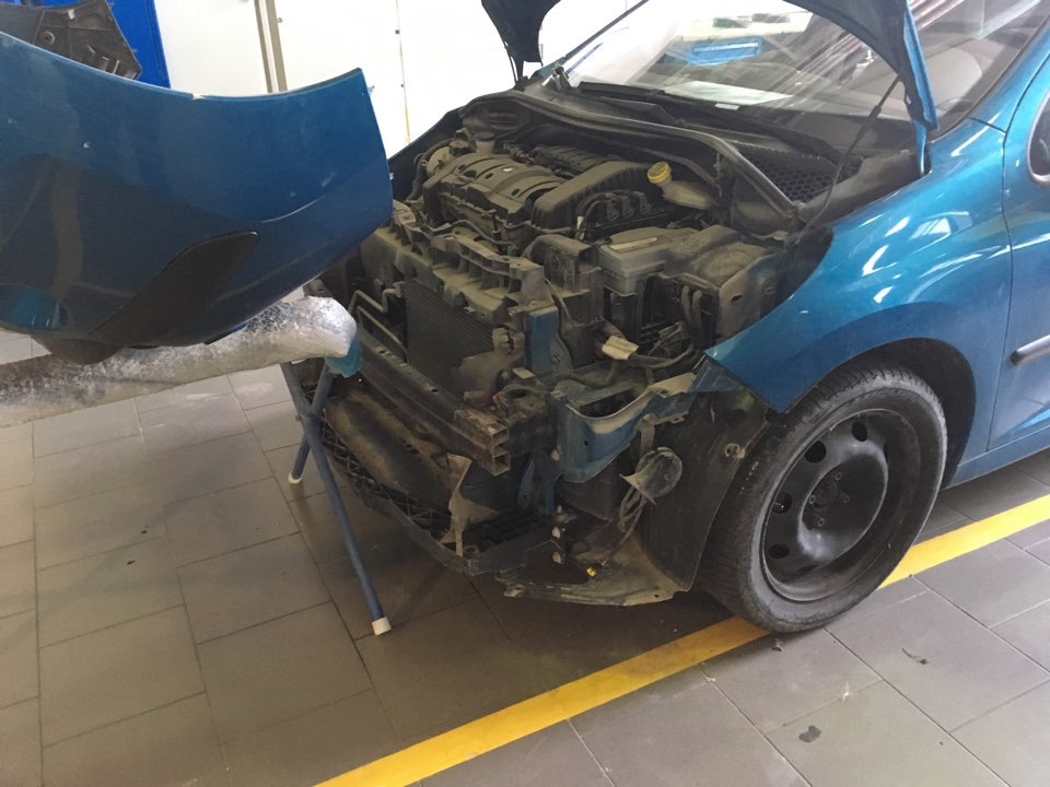 Как снять передний бампер пежо 207 Начинаем с фар - Peugeot 207, 1,6 л, 2006 года своими руками DRIVE2