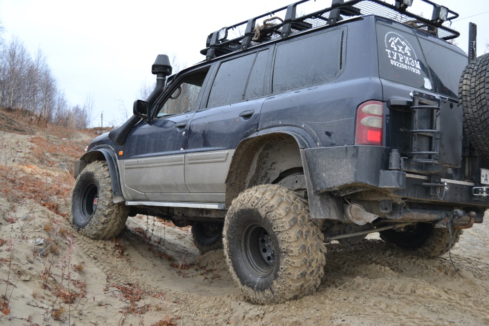 Ниссан патрол своими руками. Nissan Patrol y61. Nissan Patrol y61 33". Ниссан Патрол y61 на 35 колесах. Nissan Patrol y61 большие колеса.