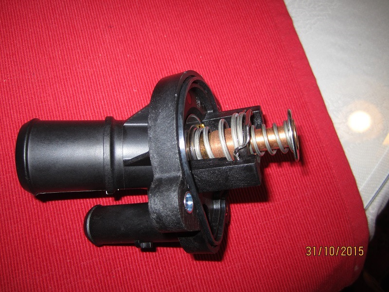 маленький термостат mazda. схема работы автомобильного термостата. термостат 2109 в машине. термостат рано открывается. термостат системы охлаждения двигателя.