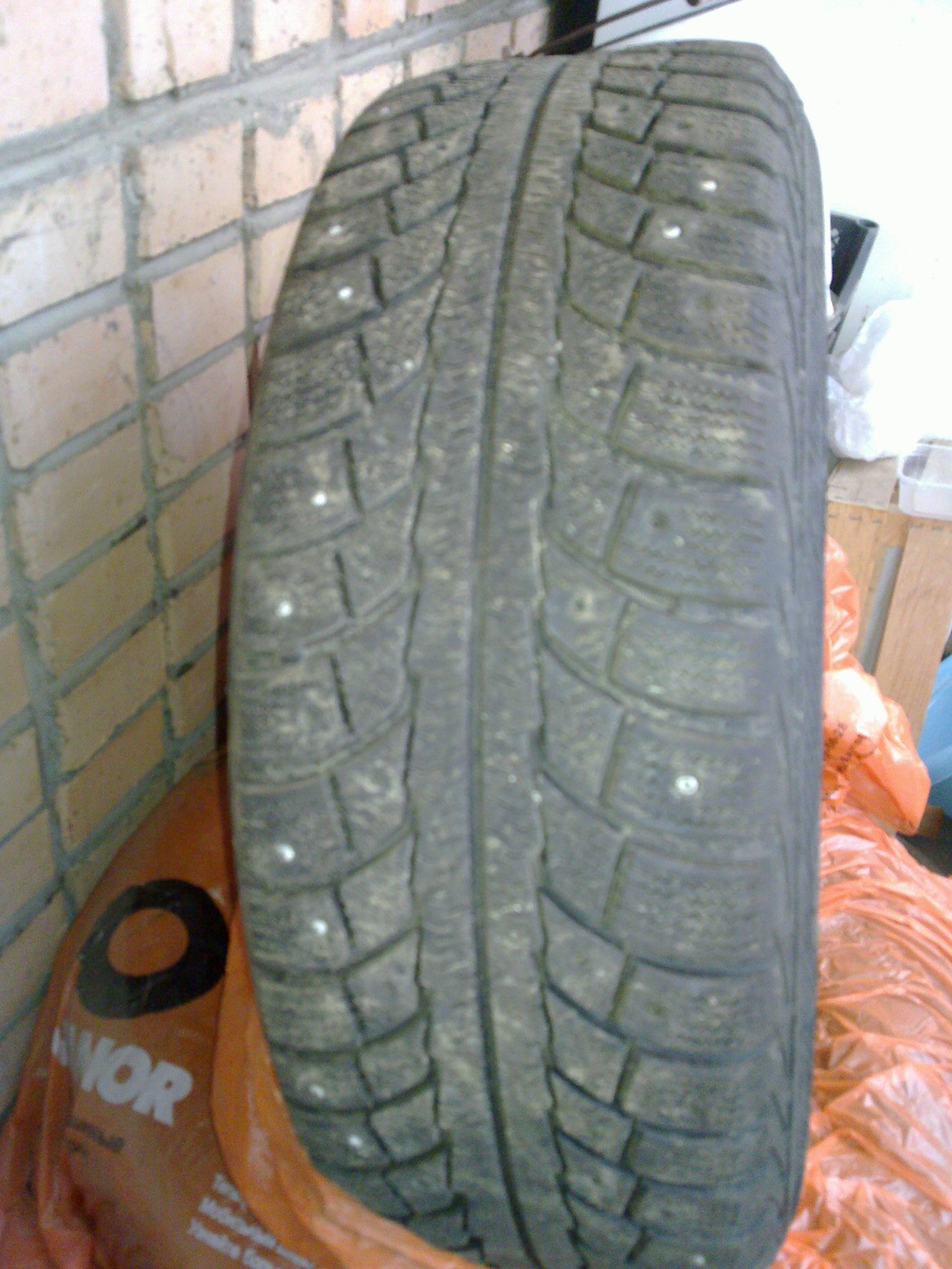 Может кому надо! ПРОДАЮ. Зимняя резина на штампованных дисках — Saab 9 ...