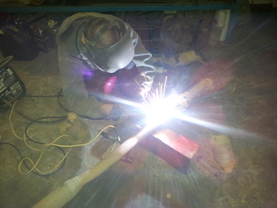 Вырезаем катализатор — Mitsubishi Lancer X, 2,4 л, 2007 года | своими ...