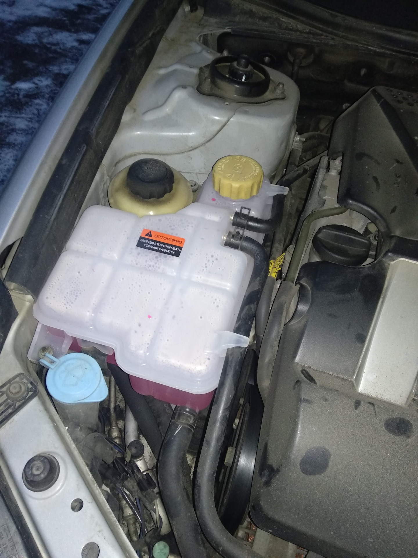 Бачок антифриза — Chevrolet Epica, 2 л, 2011 года | поломка | DRIVE2