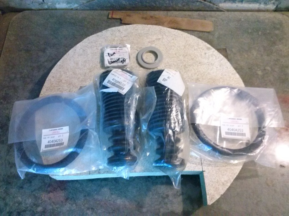 4060A532 ДЕМПФЕР СТОЙКИ ПЕРЕДНЕЙ ПОДВЕСКИ Mitsubishi | Запчасти на DRIVE2