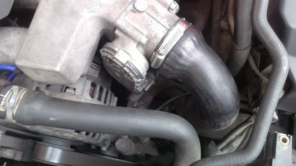 Замена термостата (без снятия генератора и впускного коллектора) — Audi ...