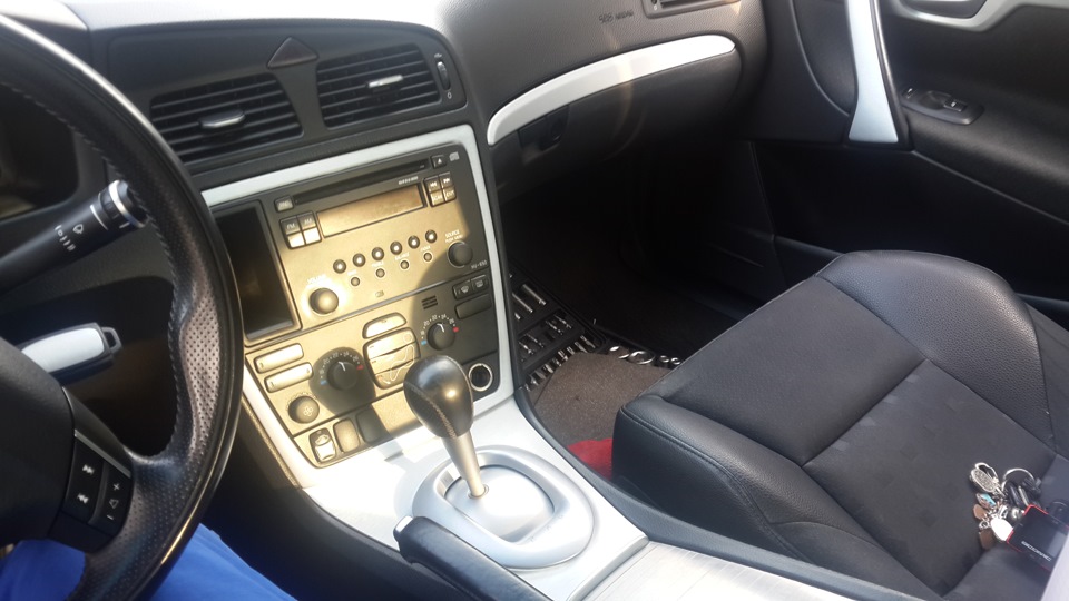 Перетяжка винилом шлифованный алюминий элементов салона — Volvo S60 (1G ...