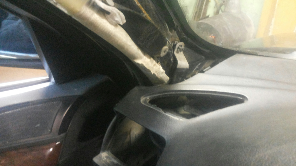 Photo from the logbook BMW 7 series (E38)