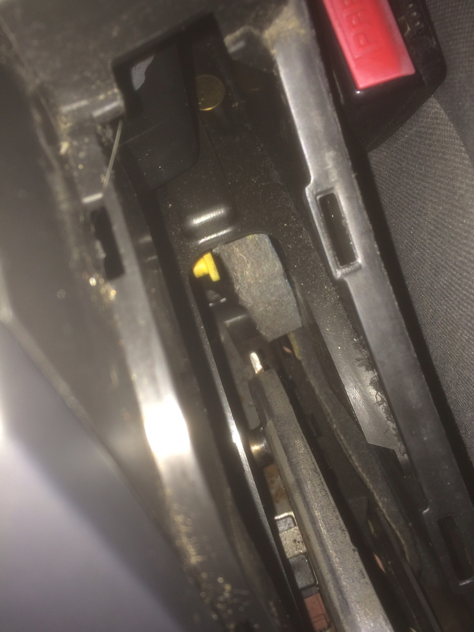 Как подтянуть стояночный тормоз, а за тем как его расслабить) — DRIVE2