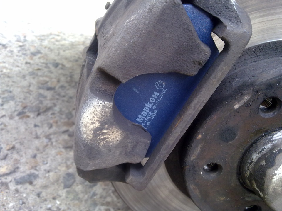 Замена тормозных колодок (передних) — ГАЗ 3110, 2,4 л, 1997 года ...