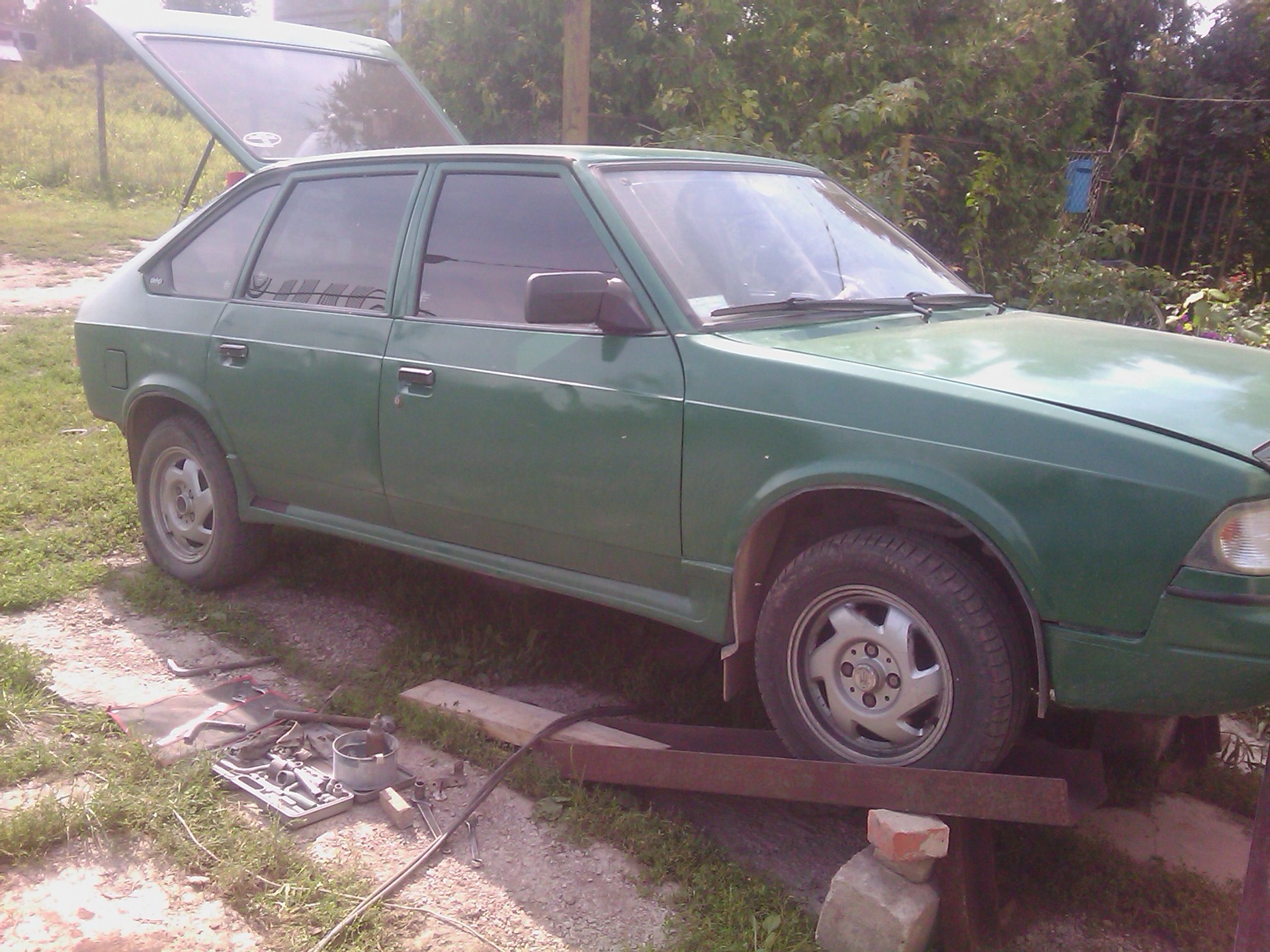 Боевое крещение или моя первая авария(( — Москвич Святогор, 2 л., 1998 ...