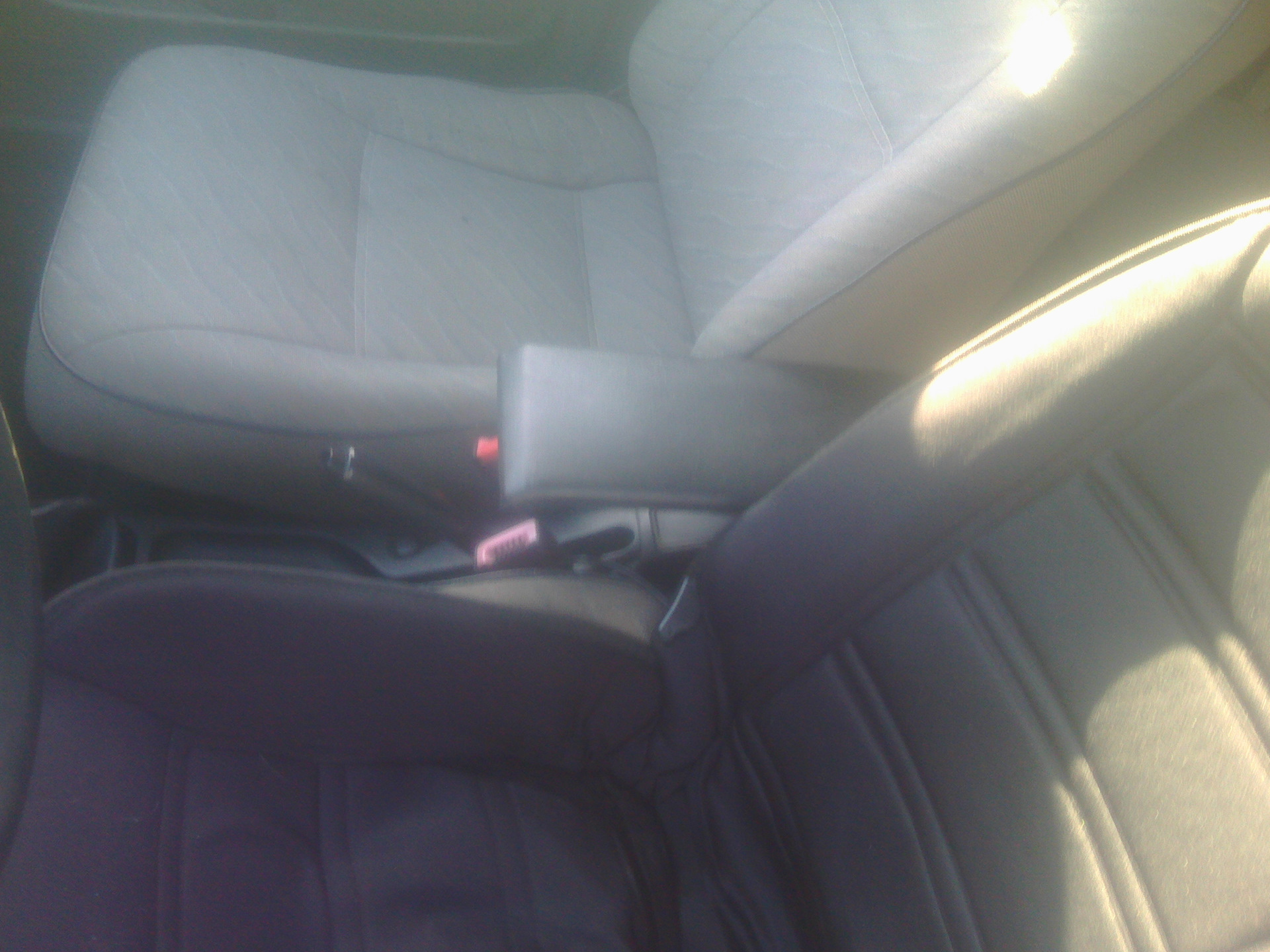 Самодельный подлокотник — Lada 2114, 1,5 л, 2004 года | аксессуары | DRIVE2