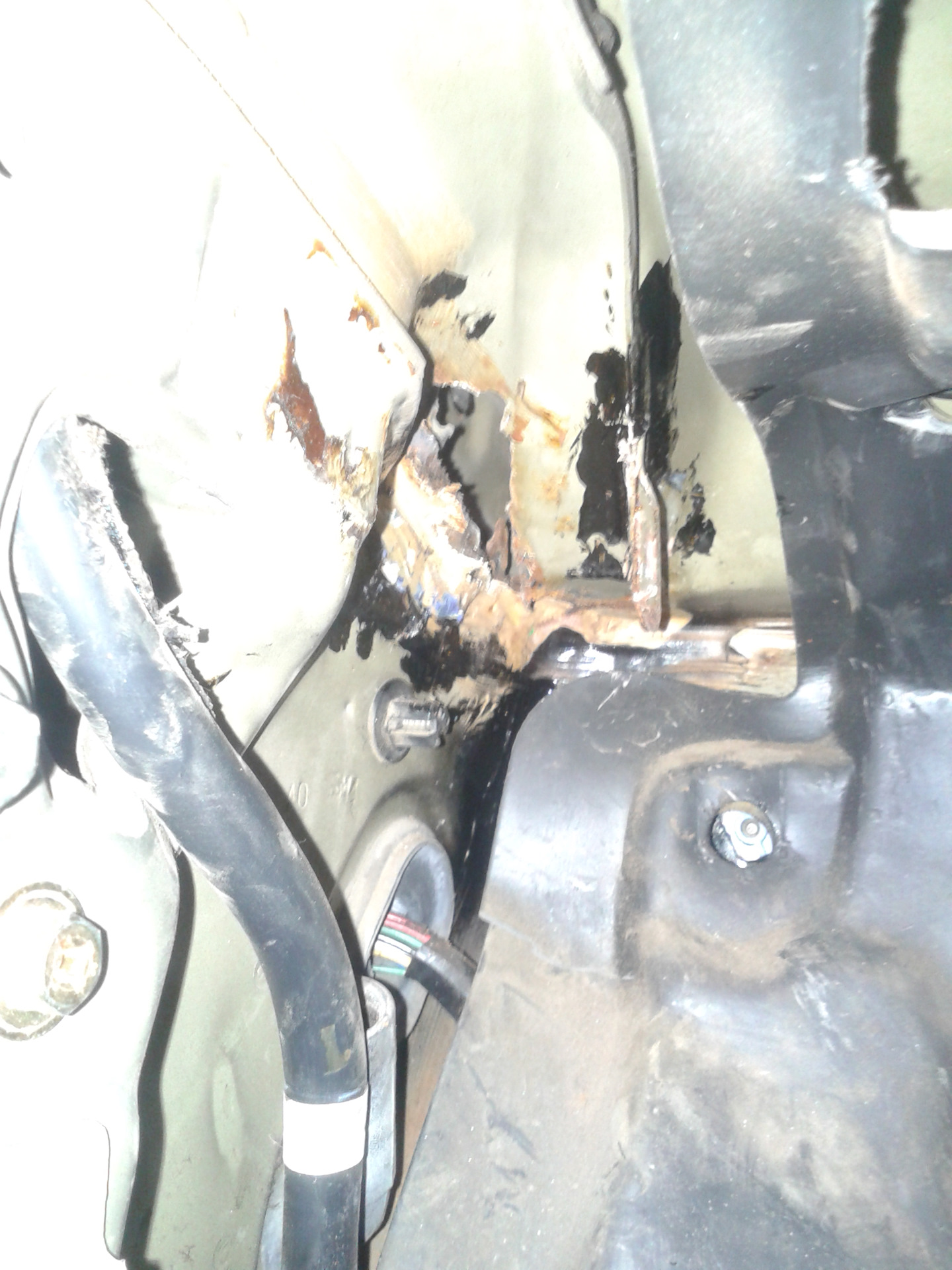 после дождя вода под ковриками