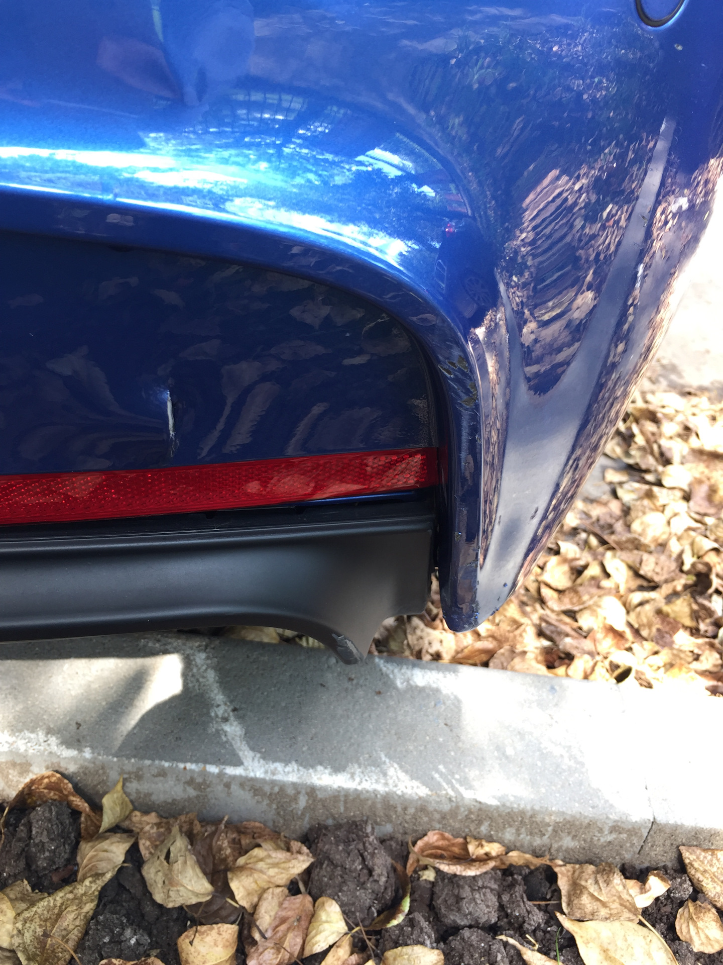 покрасить бампер в цвет. подставка для покраски бамперов. покраска бампера чтобы попал в цвет. покраска бампера ауди. окраска бампера в несколько цветов снаружи.