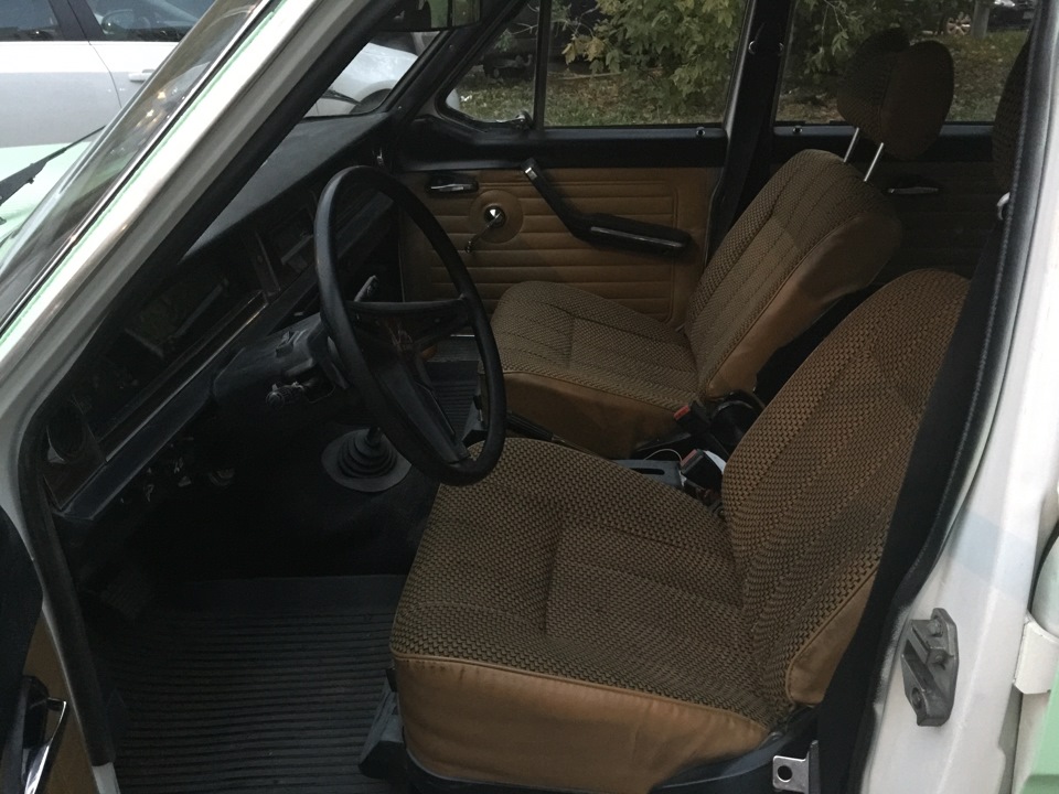 Снял чехлы — ГАЗ 2410, 2,4 л, 1985 года | стайлинг | DRIVE2