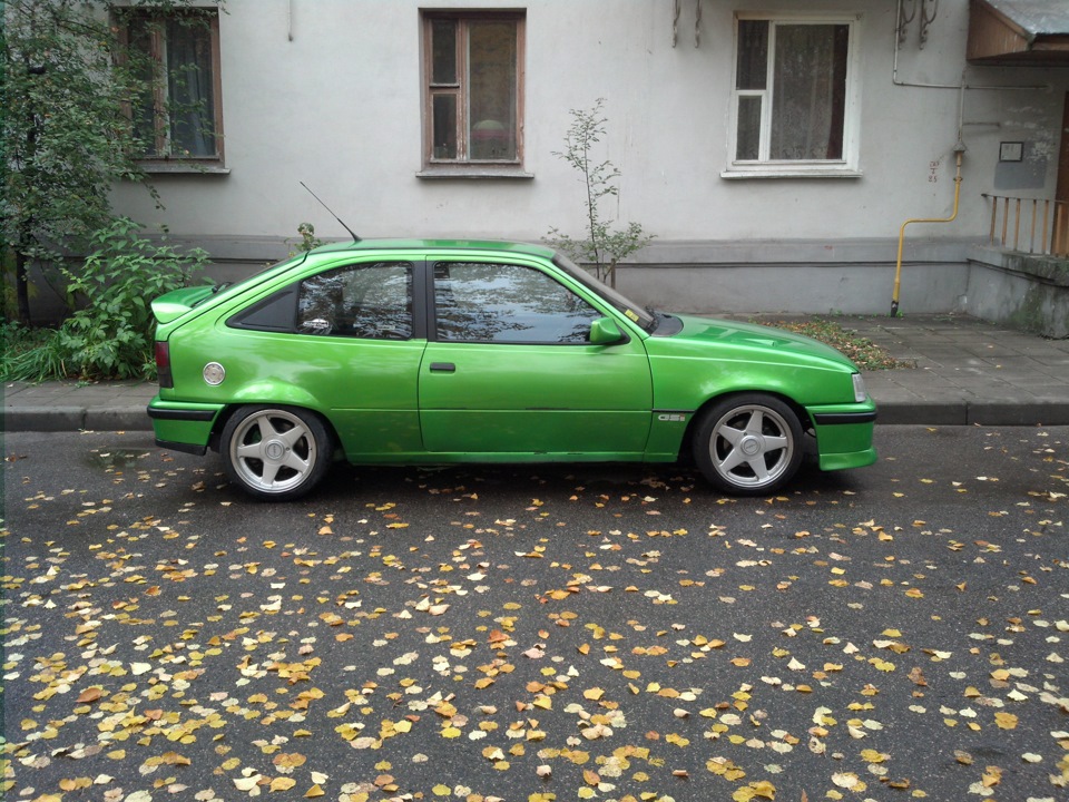 Нексия опель кадет. Опель кадет Нексия. Опель кадет и Дэу Нексия. Opel Kadett e и Daewoo Nexia. Опель кадет 1986 и Дэу Нексия.