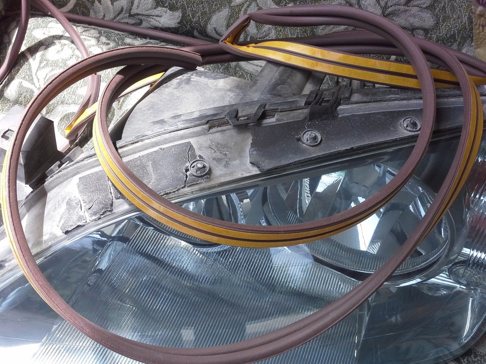 Уплотнитель задних фар 2108. Уплотнитель заднего фонаря 2108. Уплотнительная резинка фары. Уплотнитель фары ваз 2105. Уплотнитель заднего фонаря 2112.