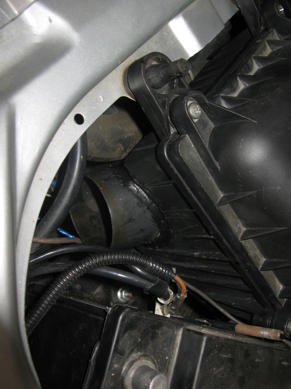 Увеличение забора воздуха и подготовка пластика к покраске — Lada ...