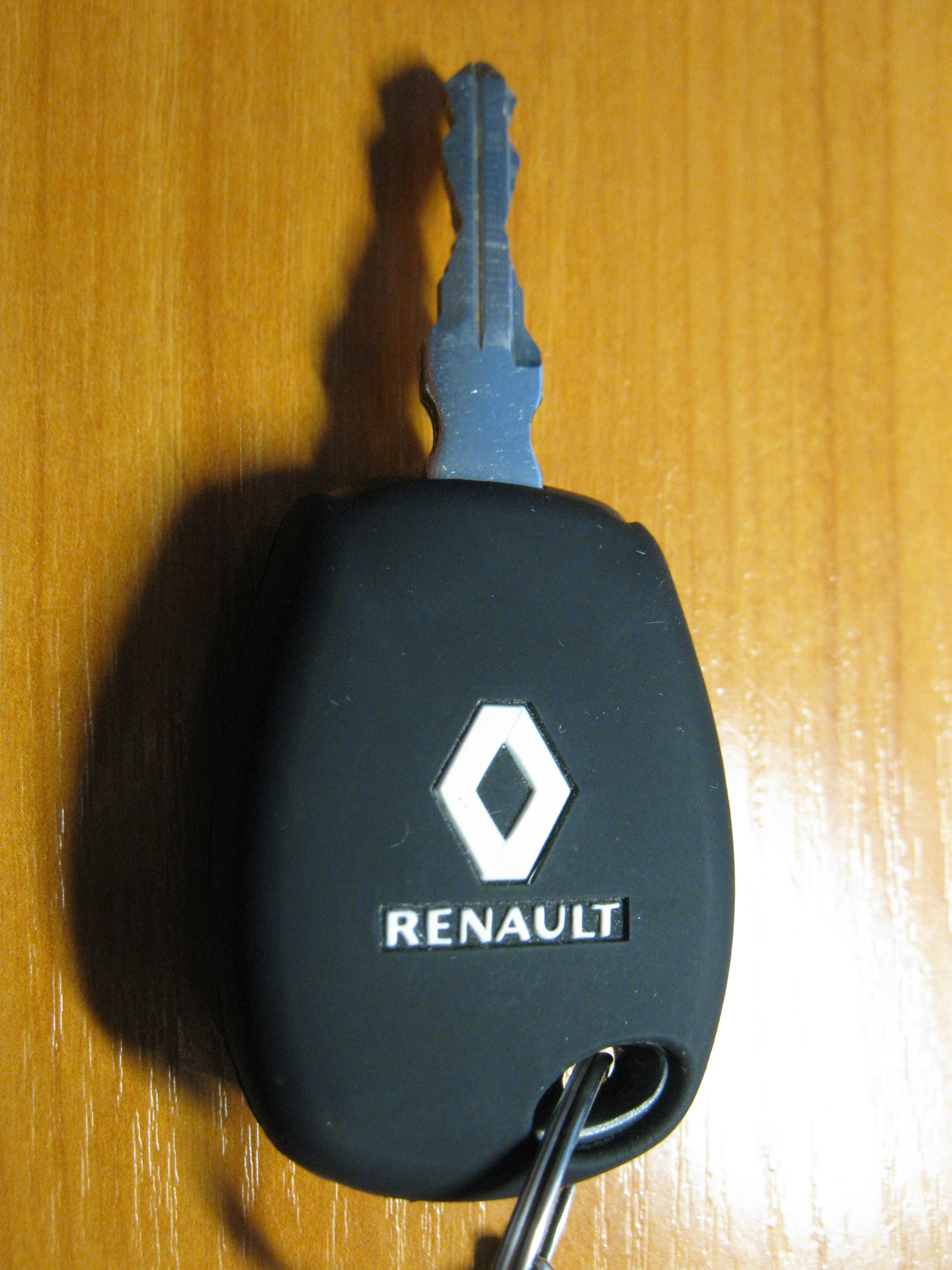 Рено логан без ключа. Ключ Рено Логан 2. Renault Logan 2 ключ. Ключ от Рено Логан 2. Ключ Рено Логан 1.