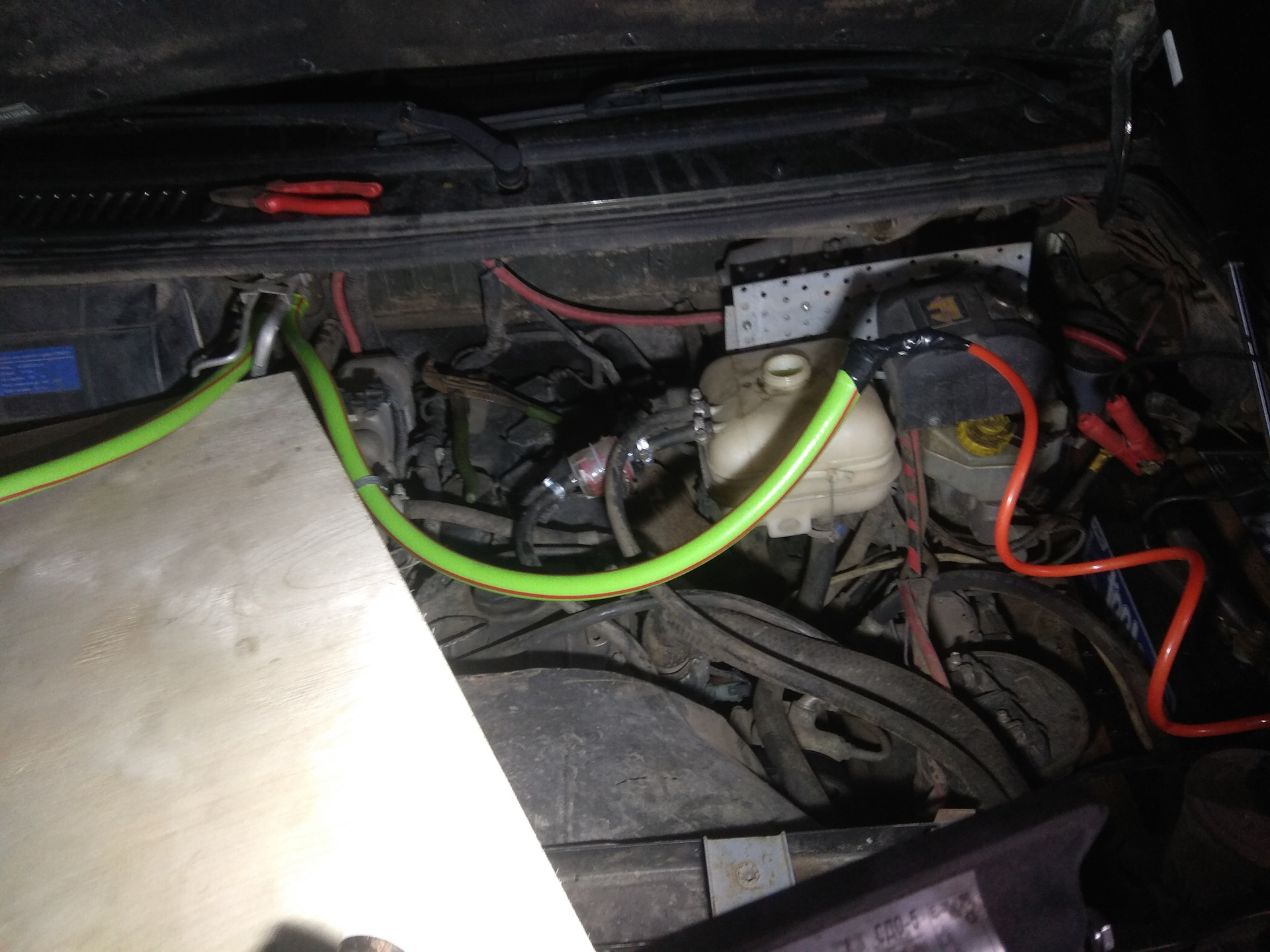 уаз патриот печка дует холодным. почему в патриоте холодно. патрубки печки уаз патриот 2019. уаз патриот печка дует холодным. заслонка холодный горячий воздух уаз патриот 2017.