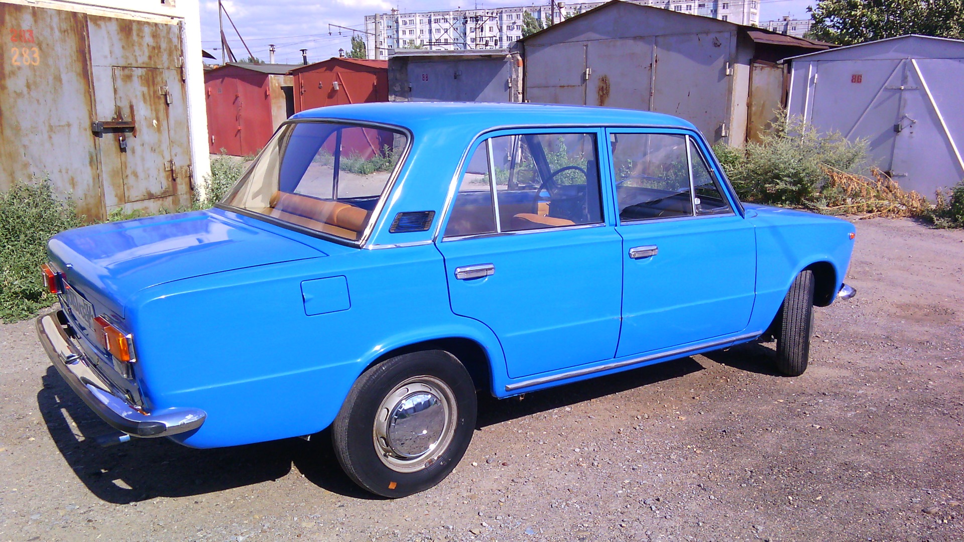 Lada 21011