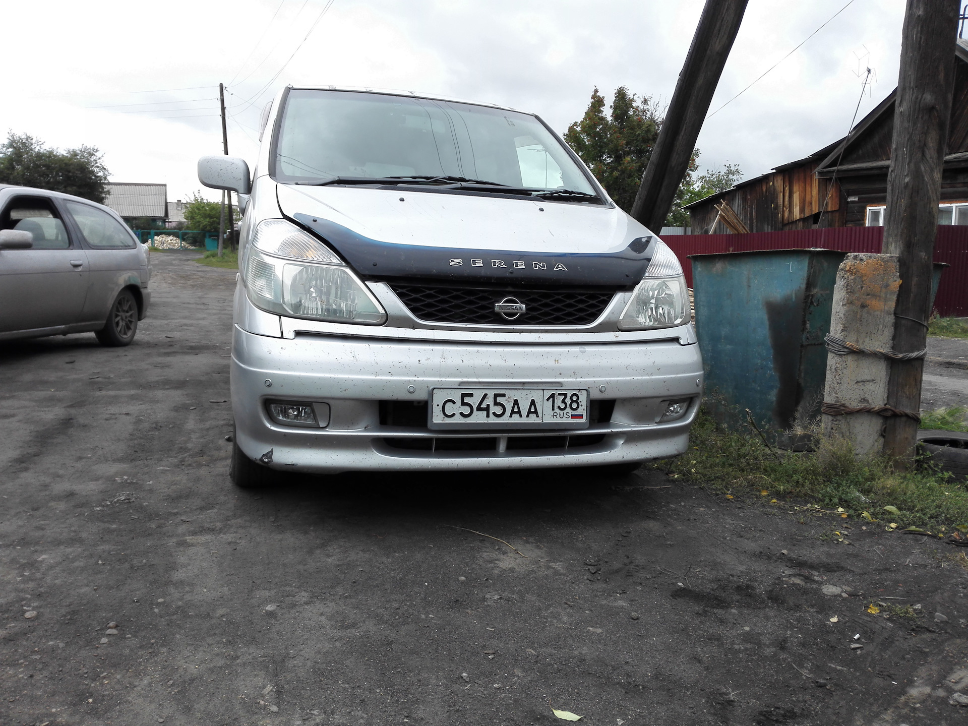 Запчасти серена. Ниссан Серена с24. Nissan Serena c24 бампер. Nissan Serena 2001 противотуманки. Nissan Serena 2001 c24.