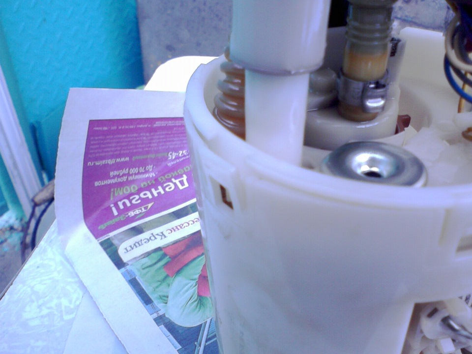 Замена сеточки в бензонасосе — Chevrolet Aveo Sedan (1G), 1,4 л, 2007 ...