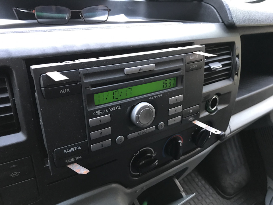 Как на транзите снять магнитолу Замена магнитолы на 1 DIN - Ford Transit (7G), 2,4 л, 2009 года автозвук DRIVE2