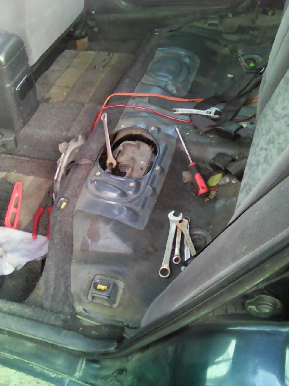 Ревизия сеточки в топливном баке. — Toyota Corona (T190), 1,8 л, 1994 ...