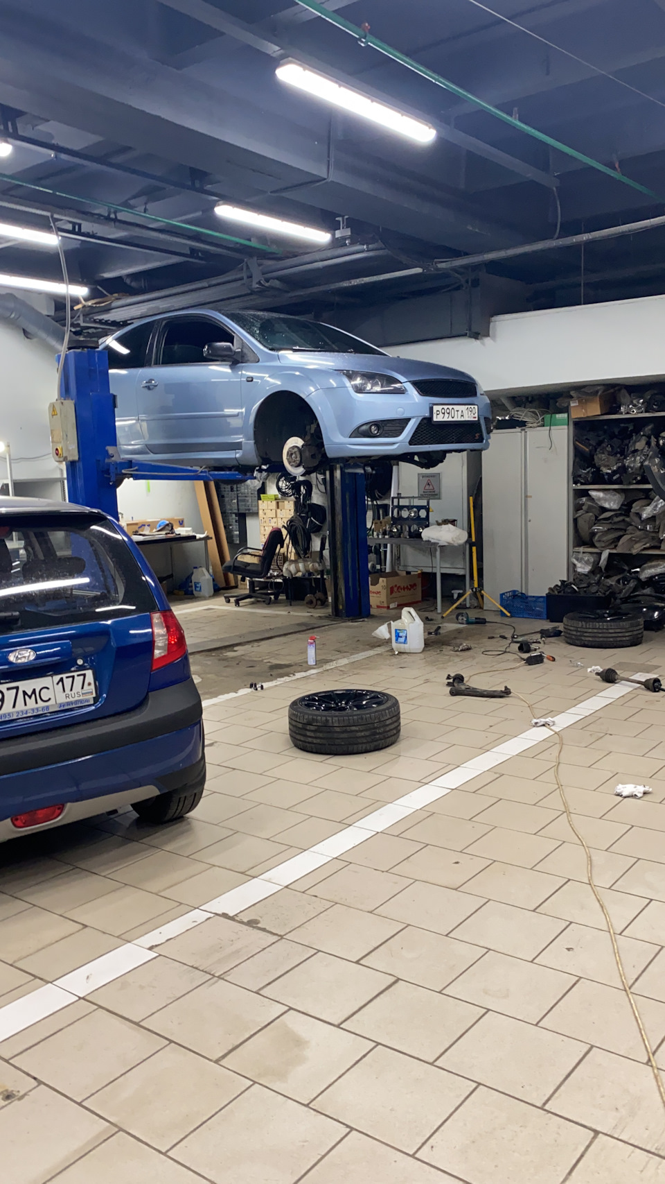 Левый привод и передние рычаги — Ford Focus Hatchback II, 1,8 л, 2007 ...