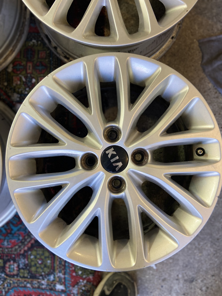 Литые диски Kia 6Jx15 ET46 4x100 на KIA Rio (4G). Б/у | 26 000 ₽ в ...