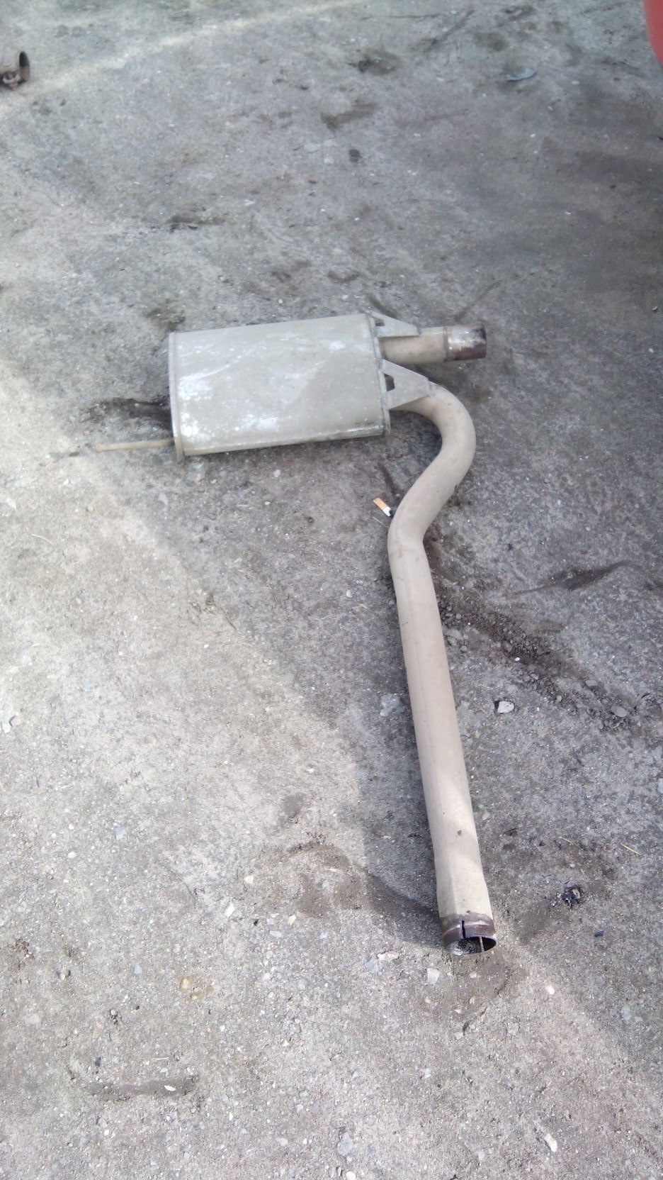 Решил после поездки на дачу заменить резонатор — Audi A4 (B5), 1,8 л ...