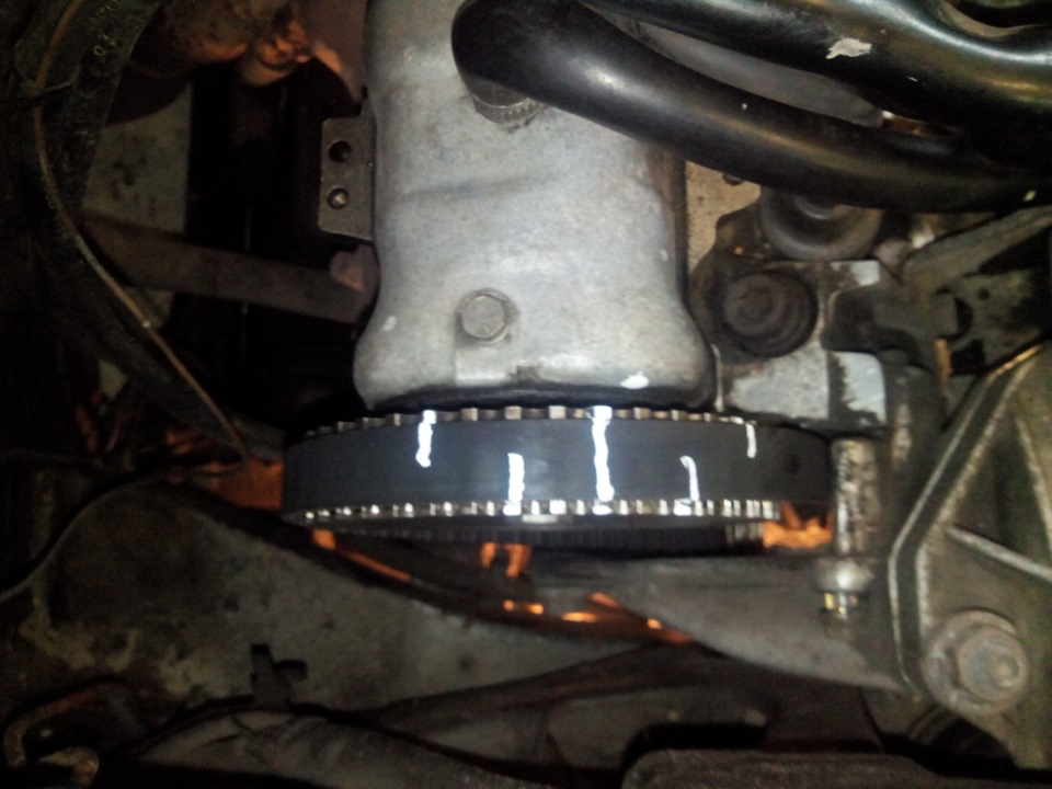 Прокладка поддона, о боже нет это передний сальник коленвала ...