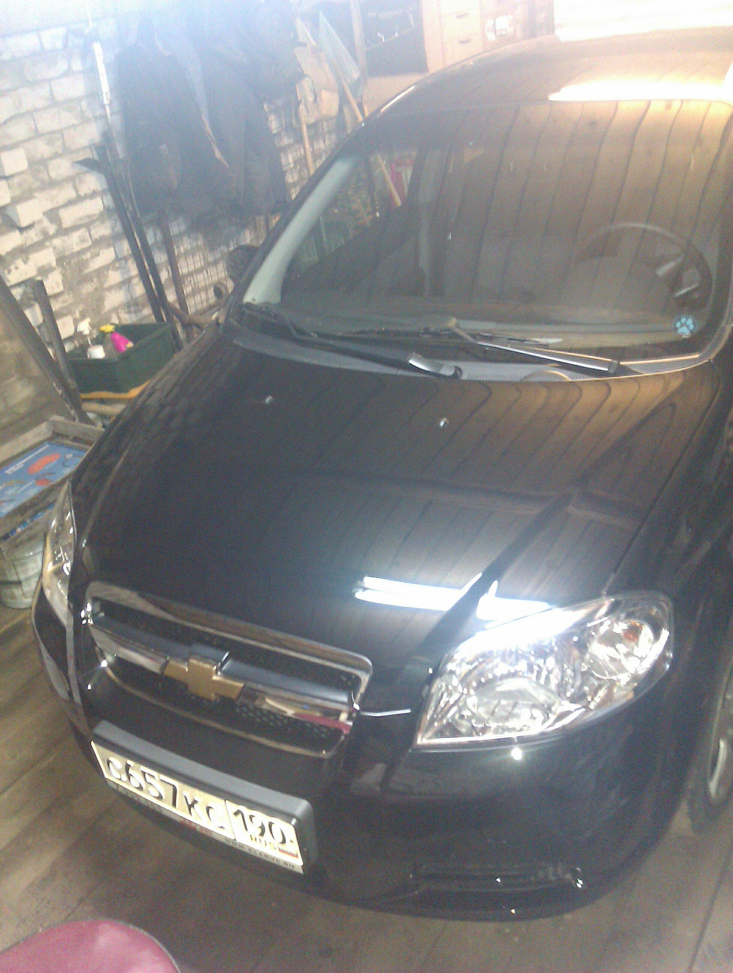 Установка дефлектора капота Chevrolet Aveo — Chevrolet Aveo Sedan (1G), 1,4  л, 2010 года | аксессуары | DRIVE2