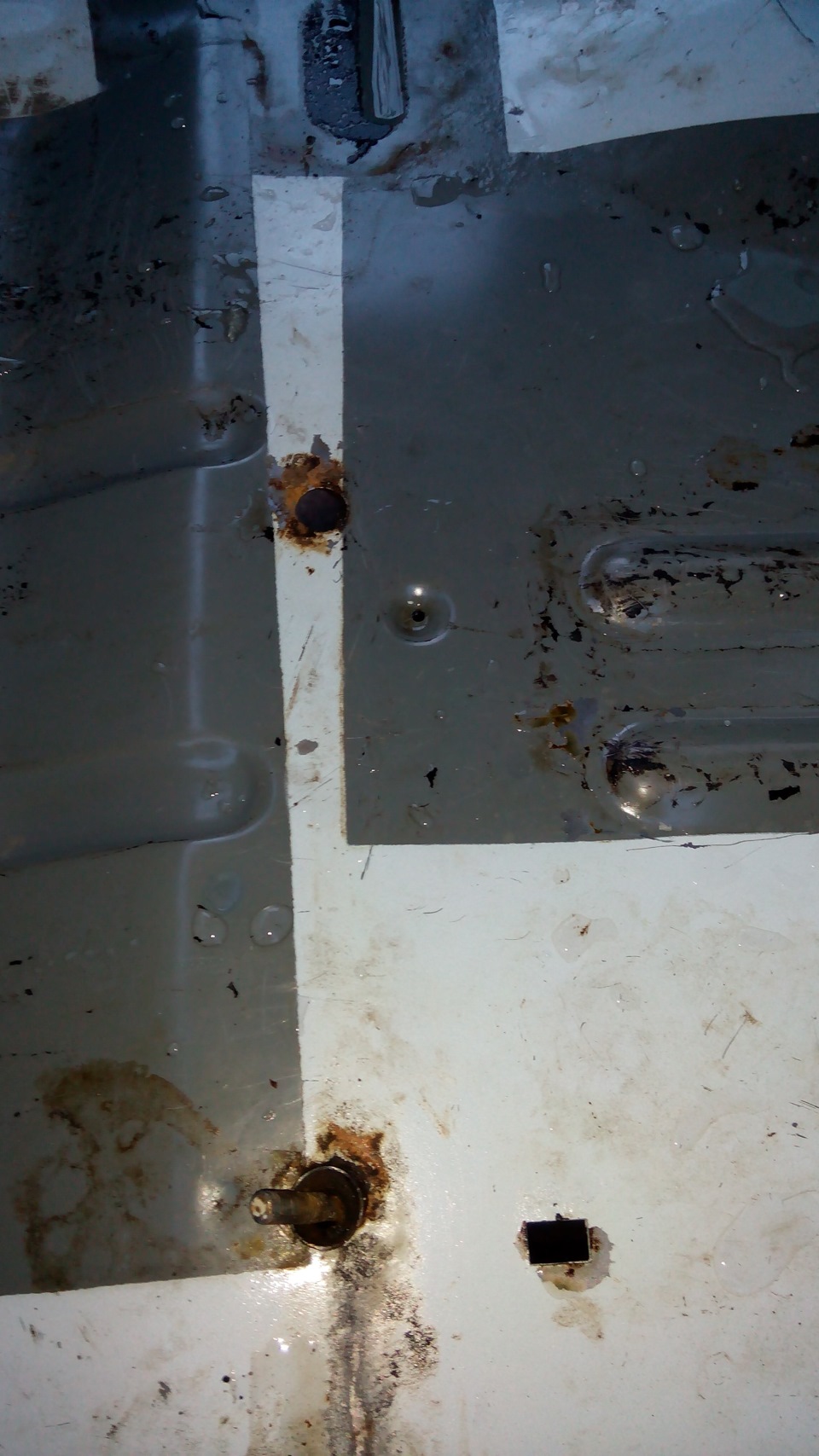 Ремонт полов в кабине — ГАЗ Газель, 2,7 л, 2008 года | своими руками ...