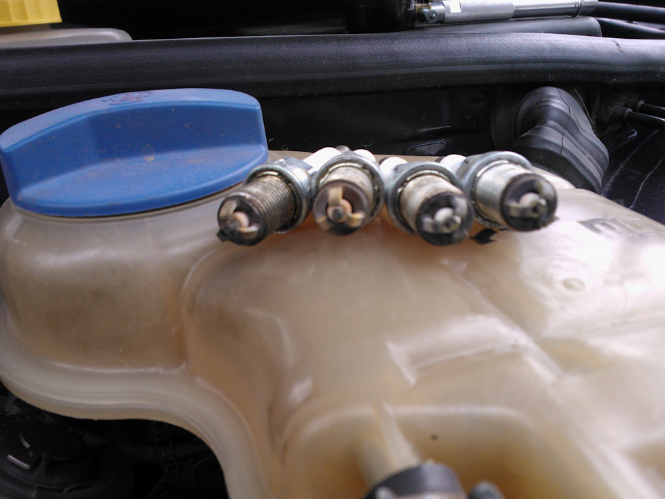 замер компрессии — Volkswagen Passat B5, 1,6 л, 1997 года