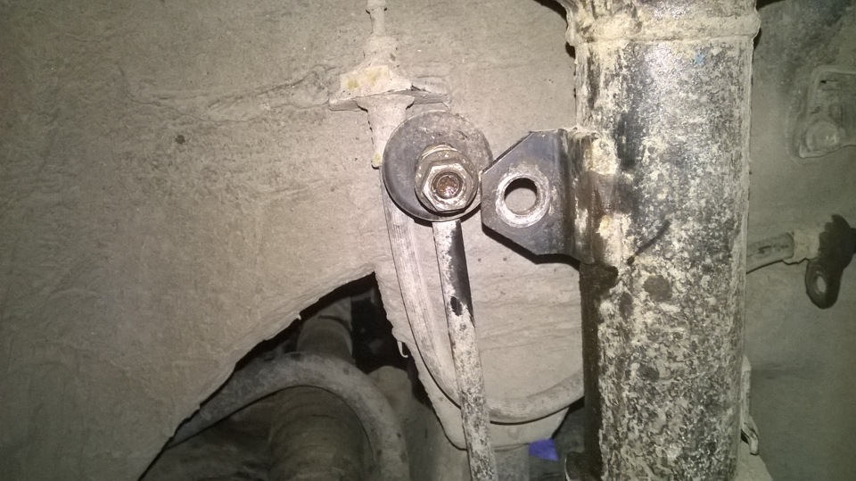 стойка стабилизатора — Toyota Corolla (120)