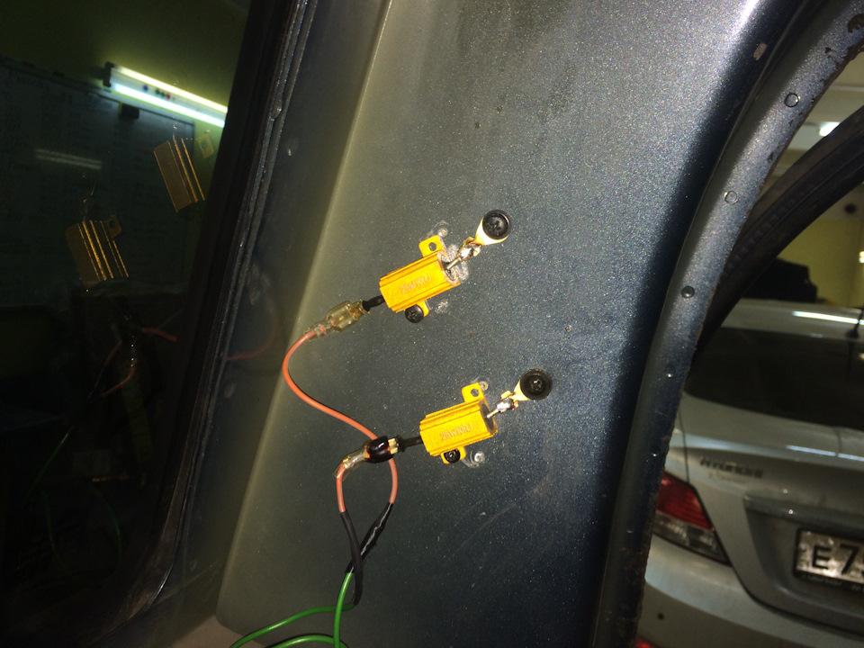 Лечим мигание указателей поворотов Н3 — Hummer H3, 3,7 л, 2007 года ...