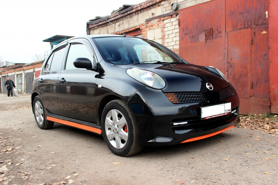 Реснички Nissan March k12