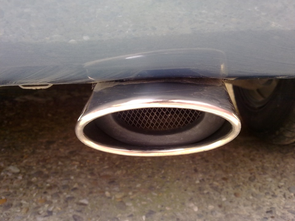 Насадка на выхлопную трубу — Hyundai i30 (1G), 1,6 л, 2009 года ...