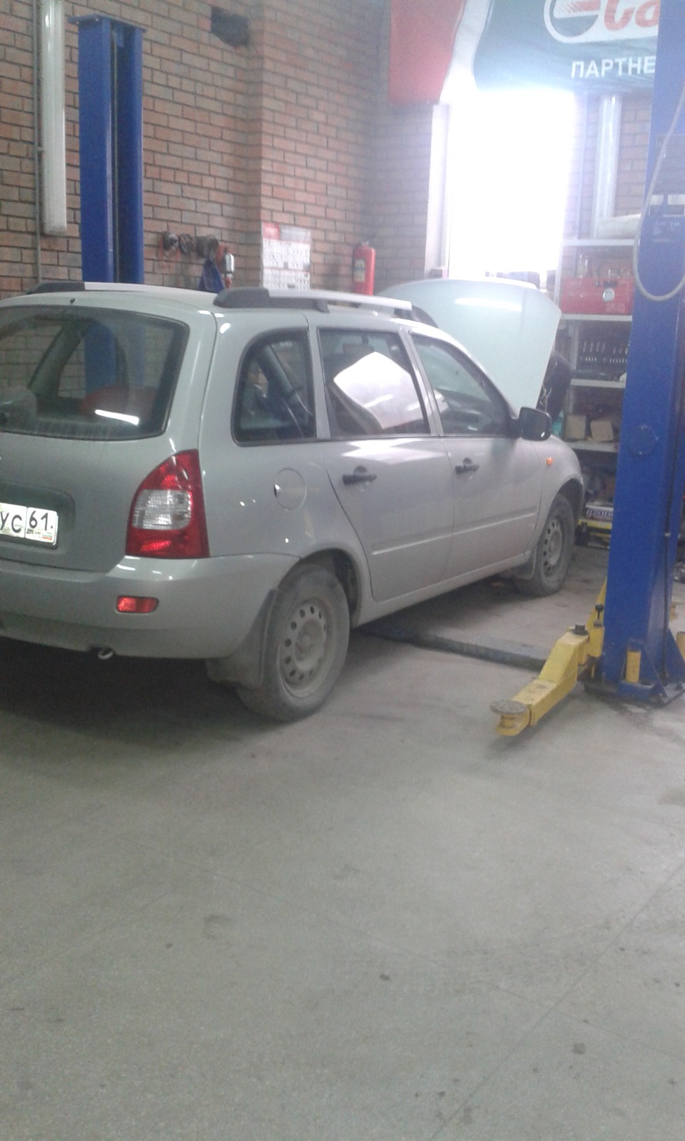 Замена ремня грм и натяжного ролика генератора — Lada Калина универсал ...