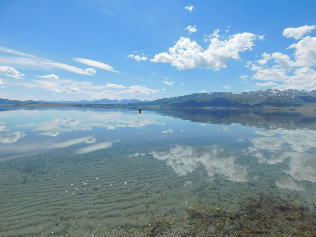 Погода в больших озерах. Озеро Даян Нур. Озеро Даян в Монголии. Озеро угий нуур. Озера большой котловины Монголия.