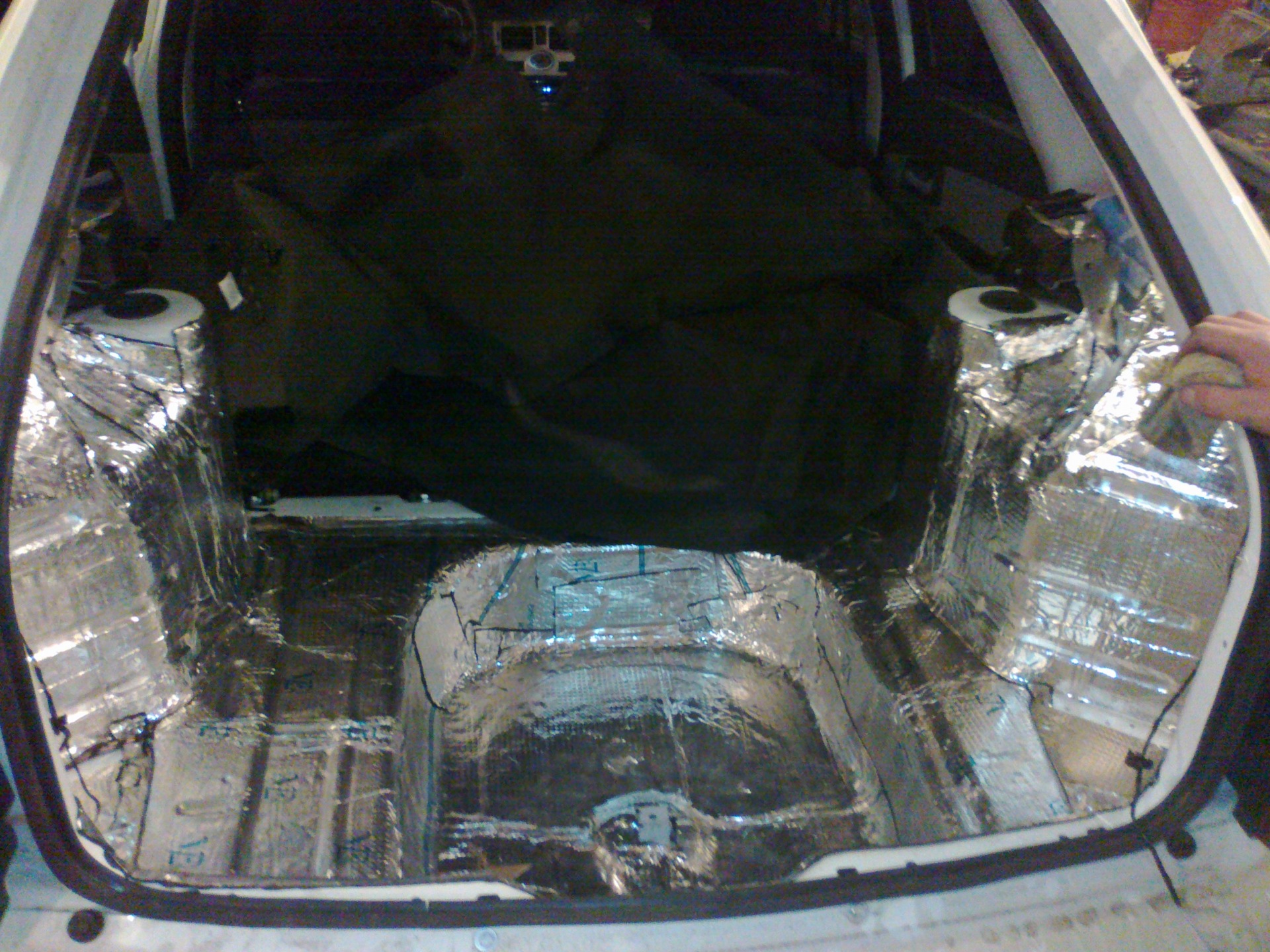 Шумка багажника — Lada Приора хэтчбек, 1,6 л, 2011 года | автозвук | DRIVE2