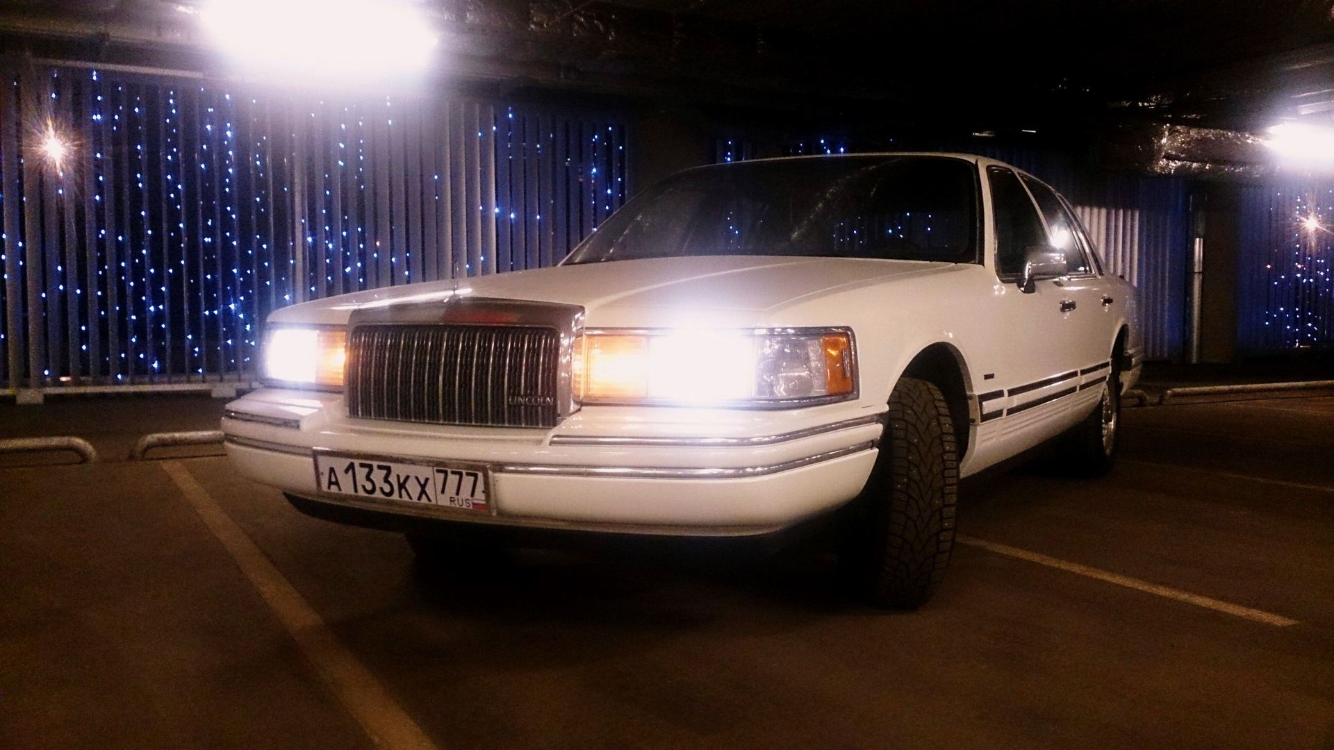 Lincoln Town Car II 4.6 бензиновый 1993 | Белый Перламутр на DRIVE2