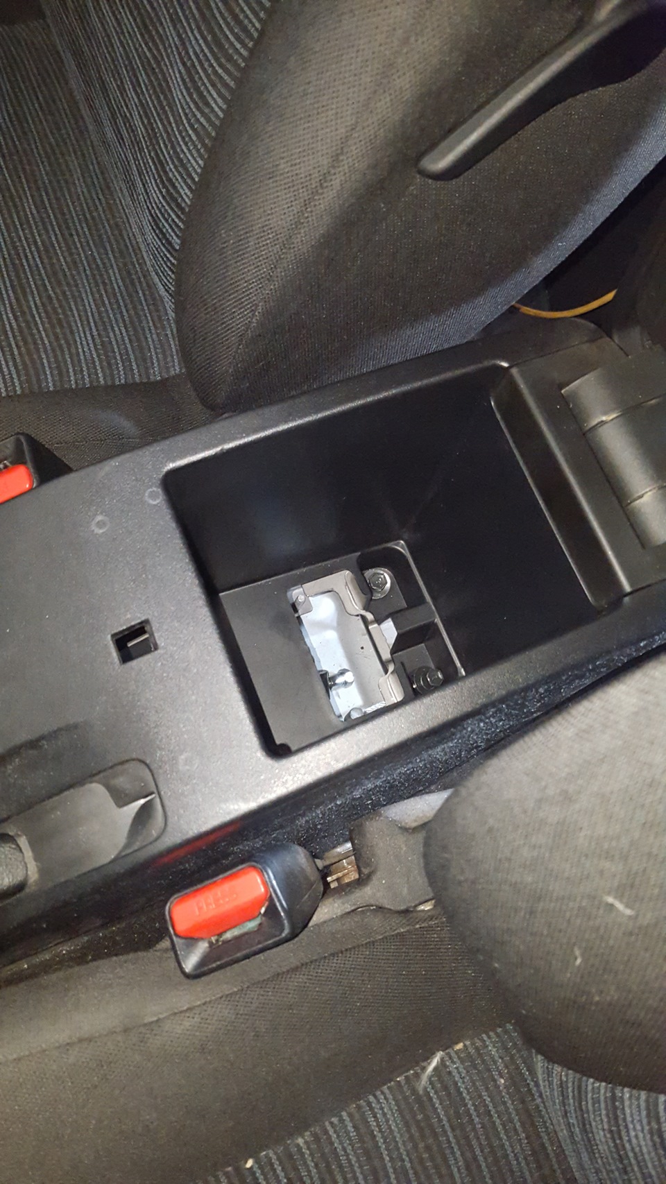 Тросы ручника.Такое случается=) — KIA Ceed (1G), 1,6 л, 2009 года ...