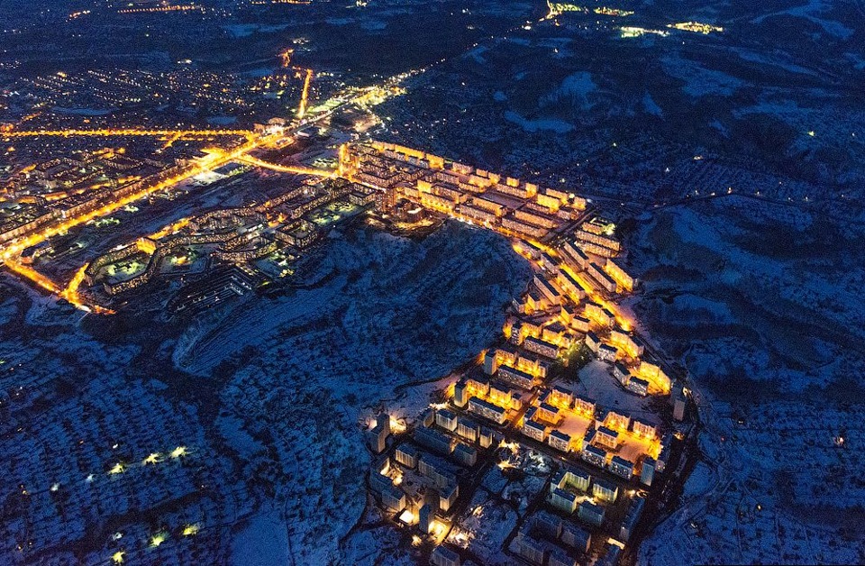 Ближний новосибирск. Ночной Новосибирск МЖК. МЖК Восточный Новосибирск ночью.