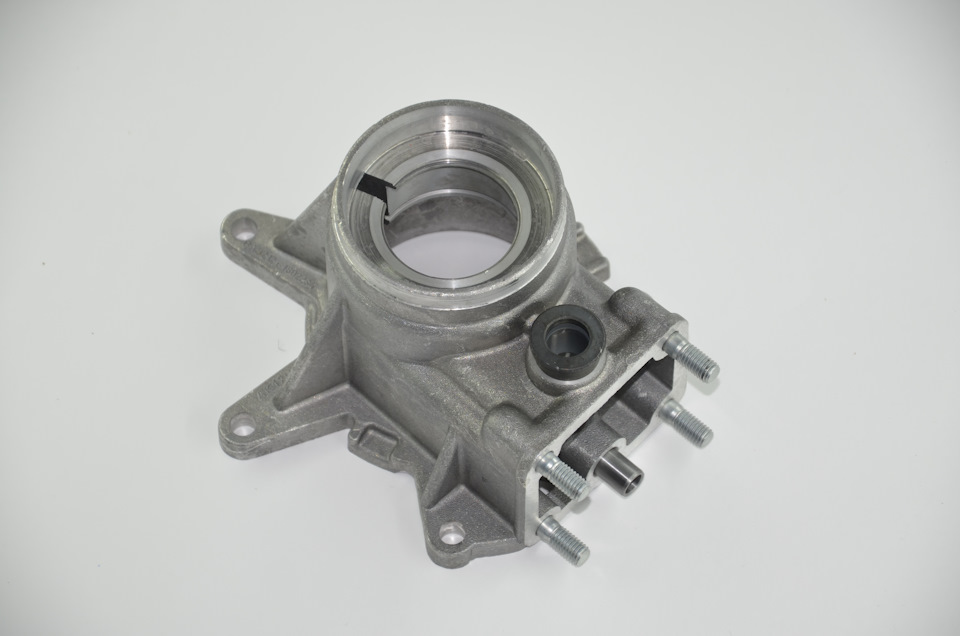 Крышка передняя раздаточной коробки 2121-2123 под двухрядный подшипник ...