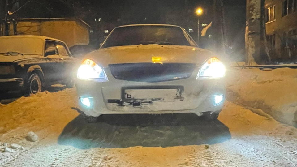 Дымит и кушает… — Lada Приора хэтчбек, 1,6 л, 2009 года | поломка | DRIVE2