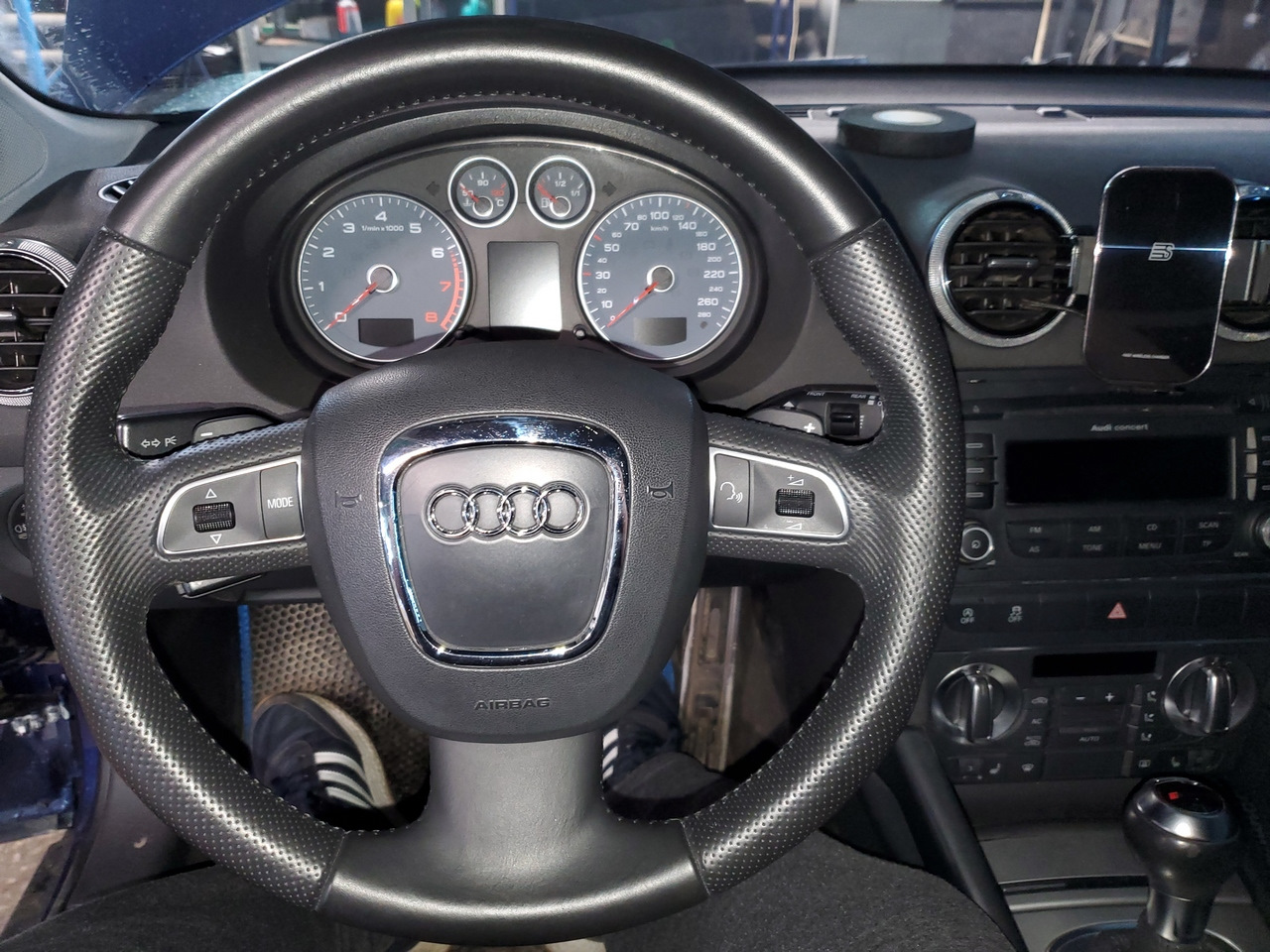 Подготовка к сенсорной магнитоле (мультируль с лепестками) — Audi A3 ...